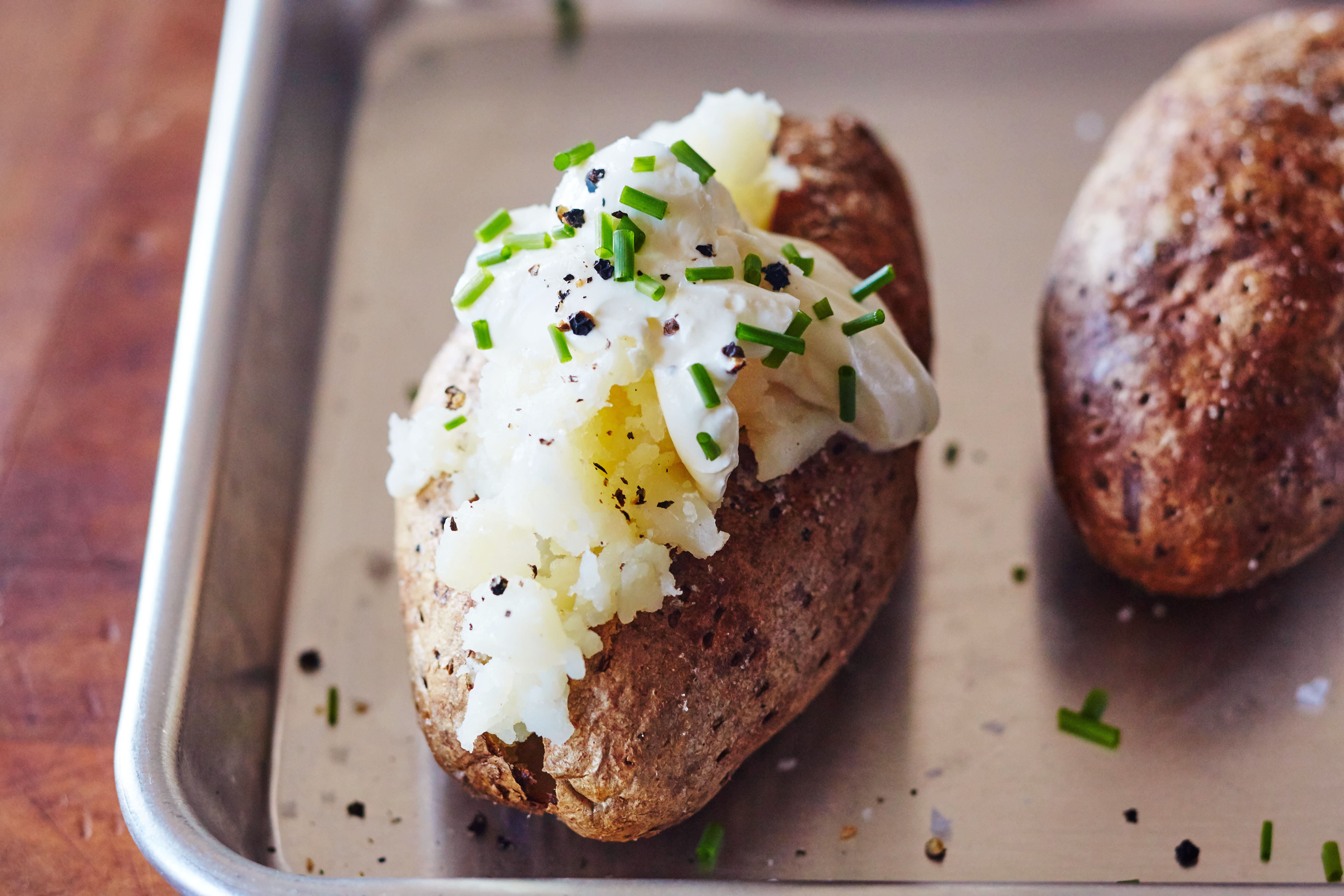 How long to bake a baked potato
