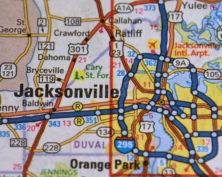How far is tampa florida to jacksonville florida