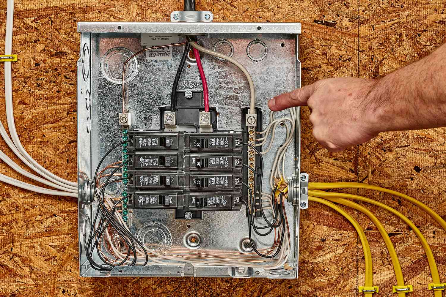 How to wire a subpanel